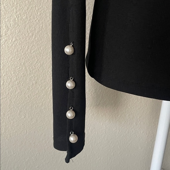 Zara Trafaluc Black Ribbed Long Sleeve Top with Pearl Button Cuffs - Picture 4 of 8